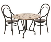 Dining table set w. 2 chairs
